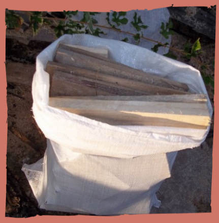 В мешках дрова